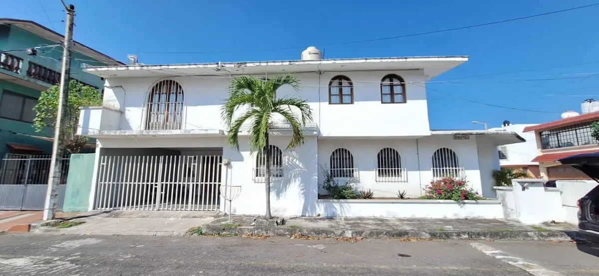 Foto 0 de VENDO CASA EN ESQUINA Y CERCA DEL PARQUE | ID NN-HAY224 | 